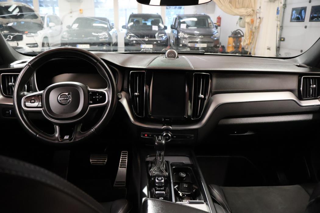 VOLVO XC60 2018