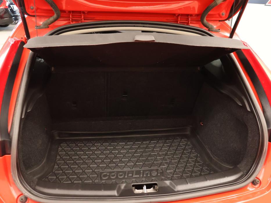 VOLVO V40 2014