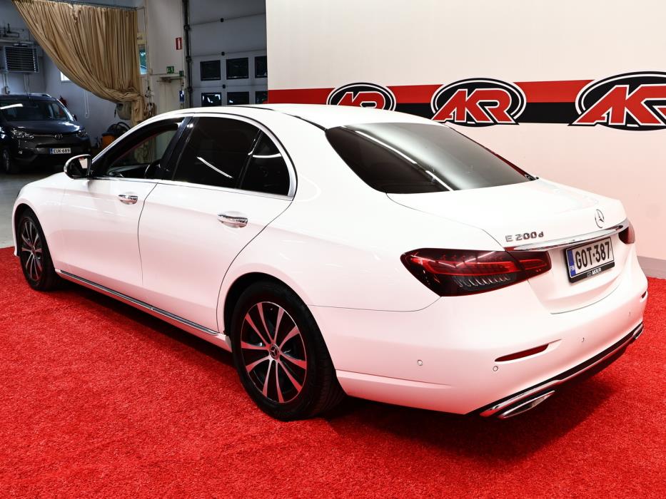 MERCEDES-BENZ E 2021