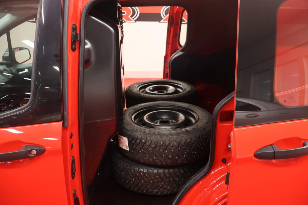 FORD TRANSIT COURIER 2022