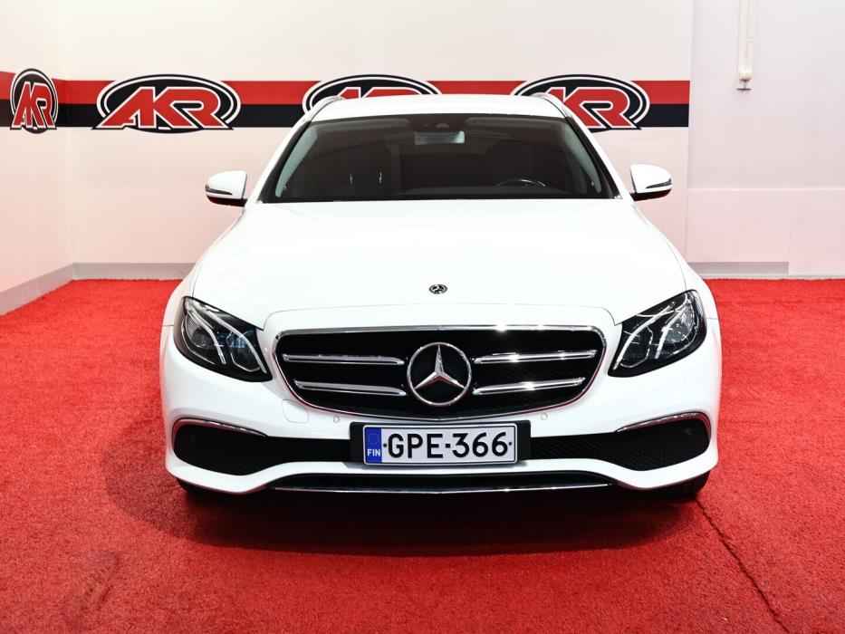 MERCEDES-BENZ E 2019