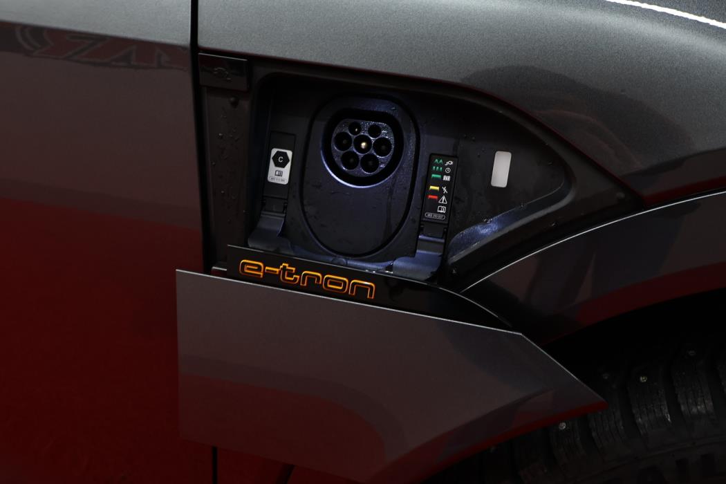 AUDI E-TRON 2022