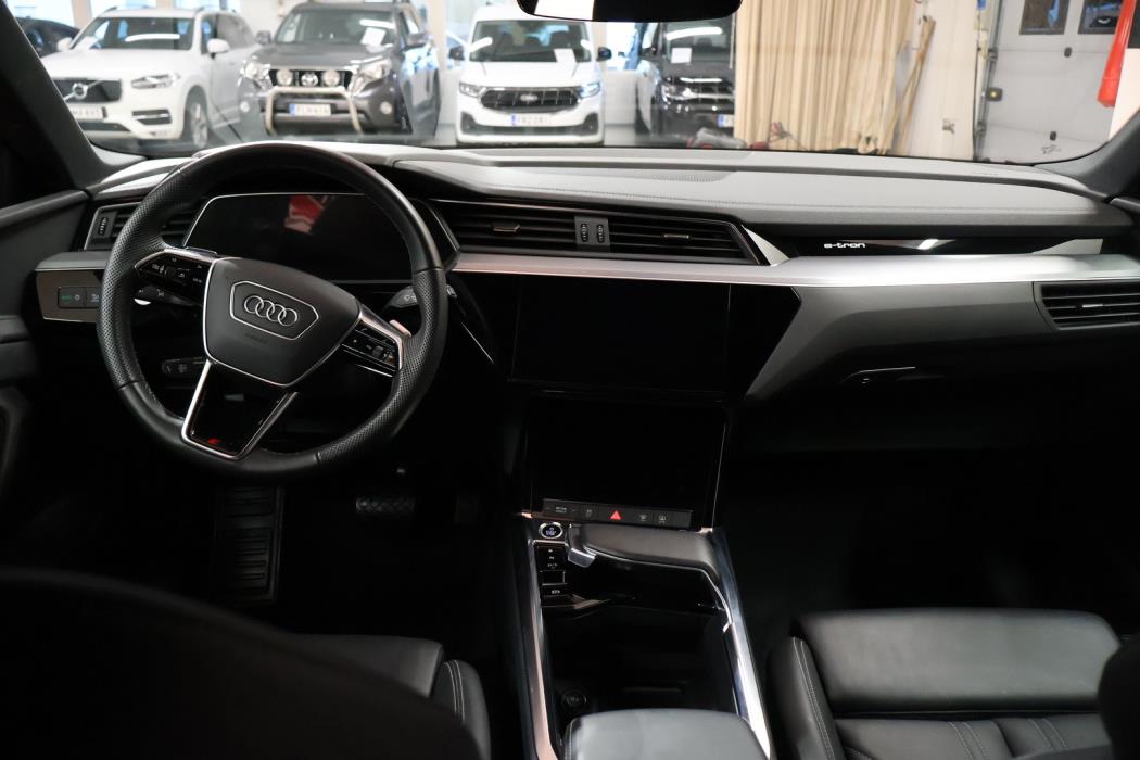 AUDI E-TRON 2022