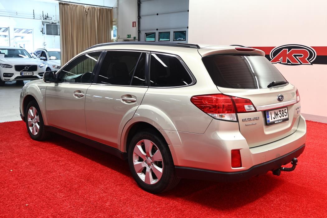 SUBARU Outback 2010