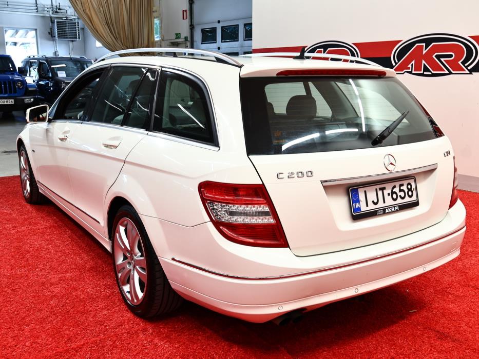 MERCEDES-BENZ C 2010