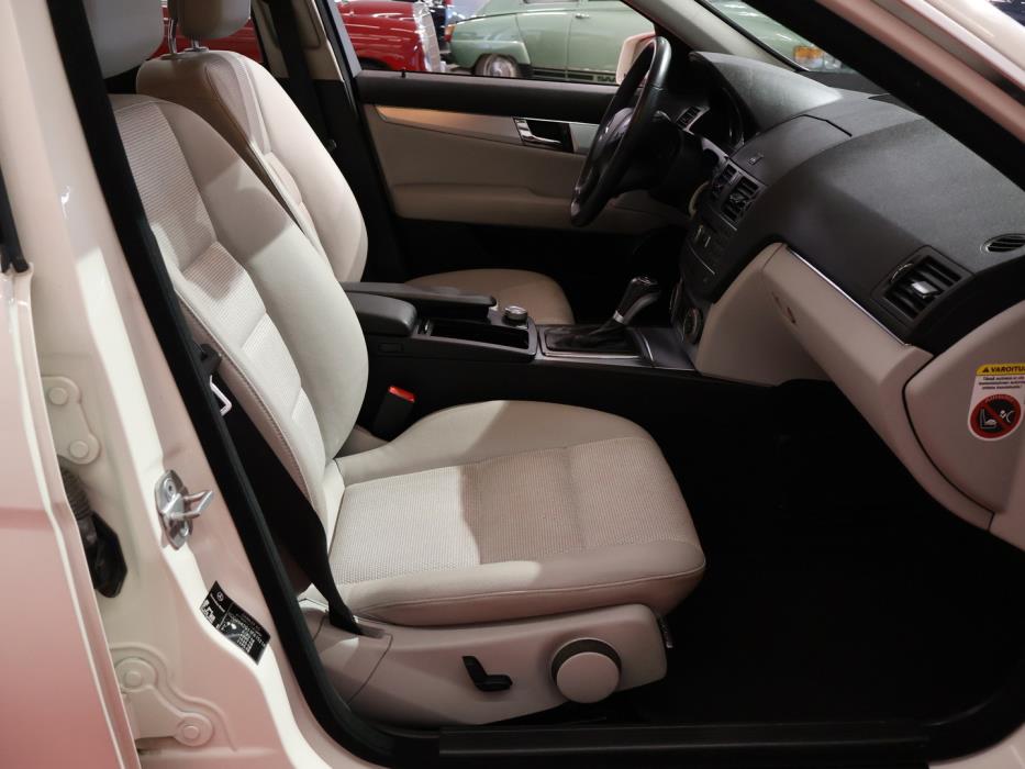 MERCEDES-BENZ C 2010