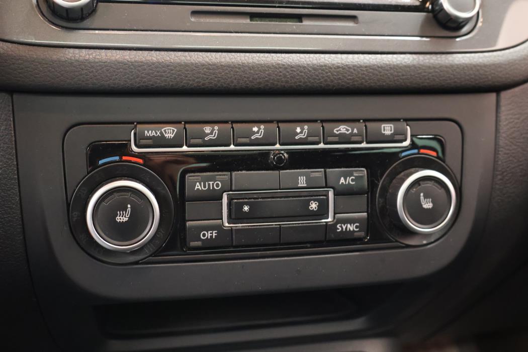 VOLKSWAGEN Tiguan 2015