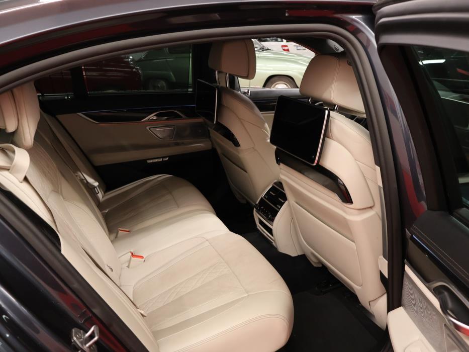 BMW 730 2016