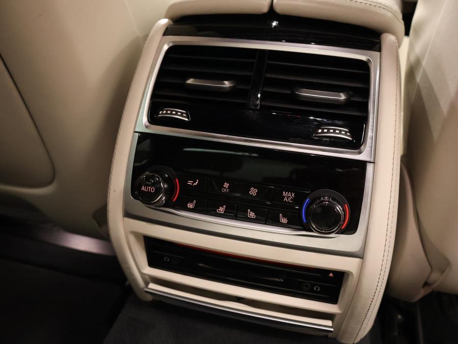 BMW 730 2016