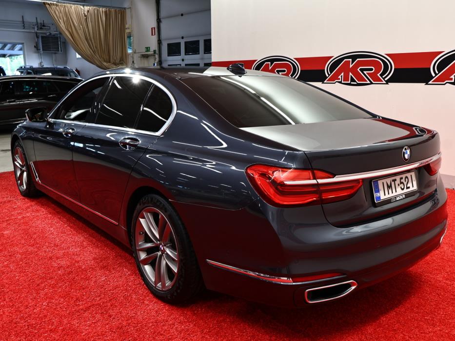 BMW 730 2016