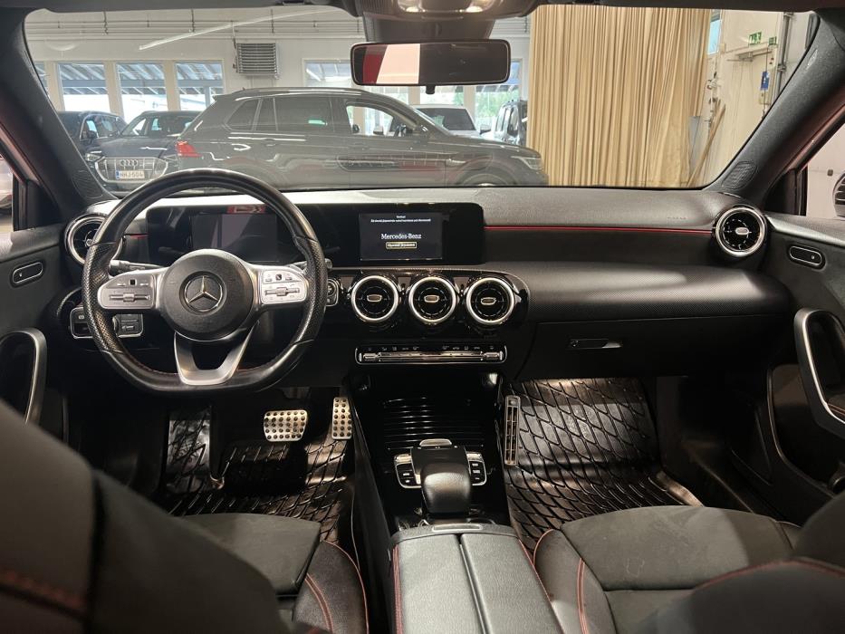 MERCEDES-BENZ A 2018