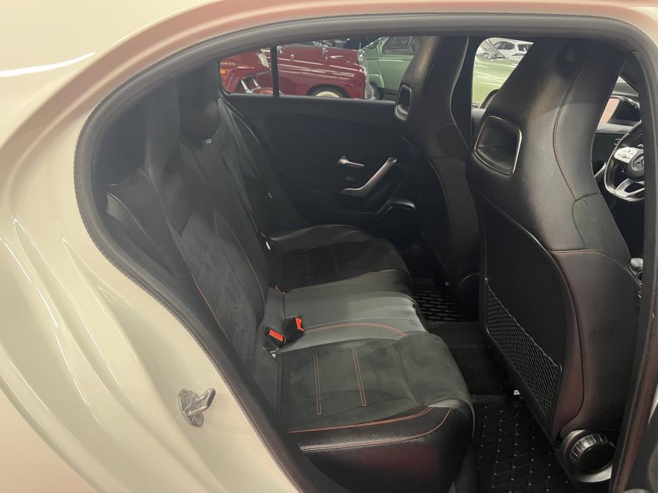 MERCEDES-BENZ A 2018