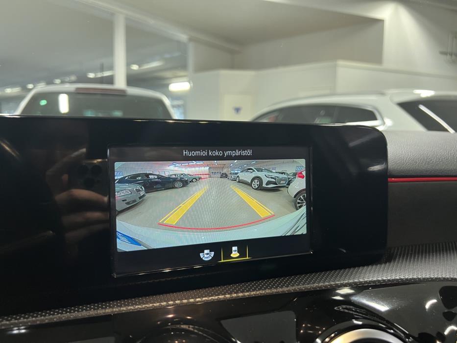 MERCEDES-BENZ A 2018