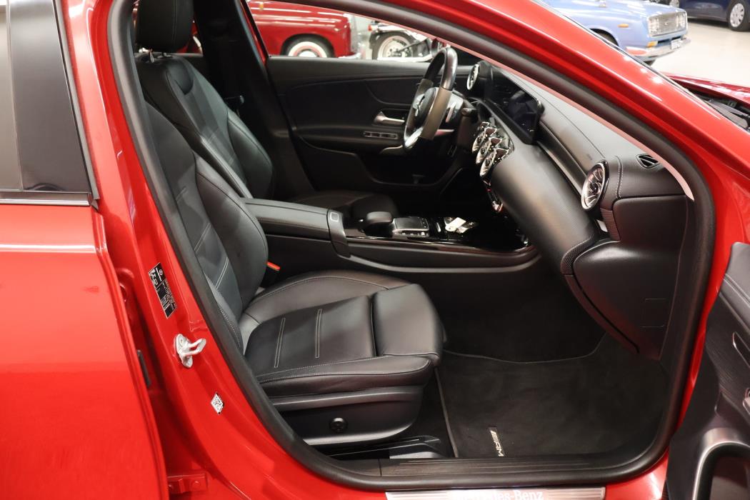 MERCEDES-BENZ A 2020