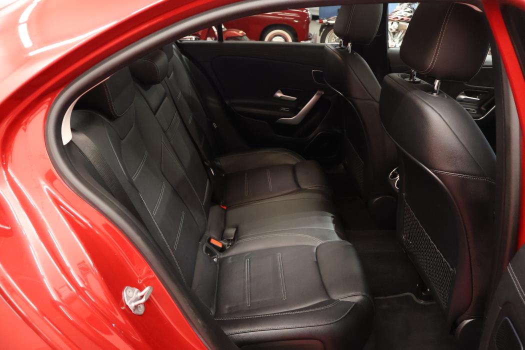 MERCEDES-BENZ A 2020