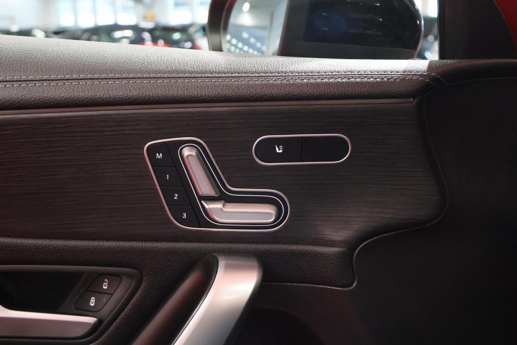 MERCEDES-BENZ A 2020