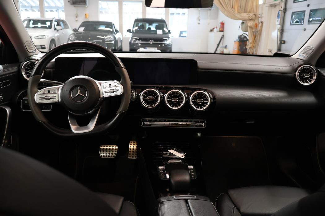 MERCEDES-BENZ A 2020