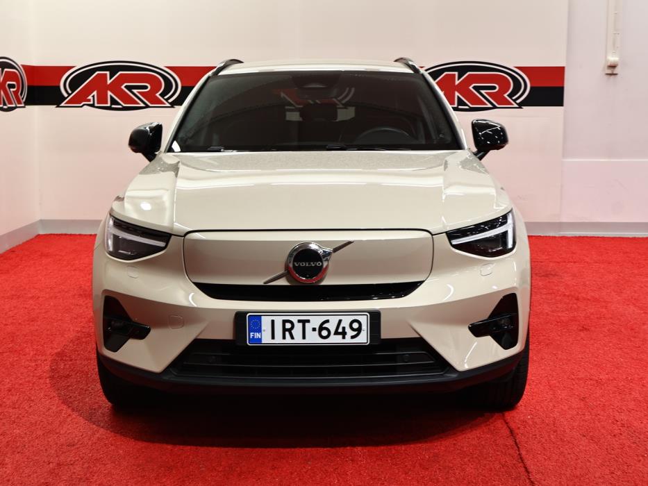 VOLVO EX40 2024