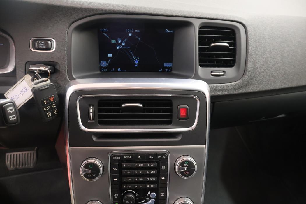 VOLVO V60 Cross Country 2016