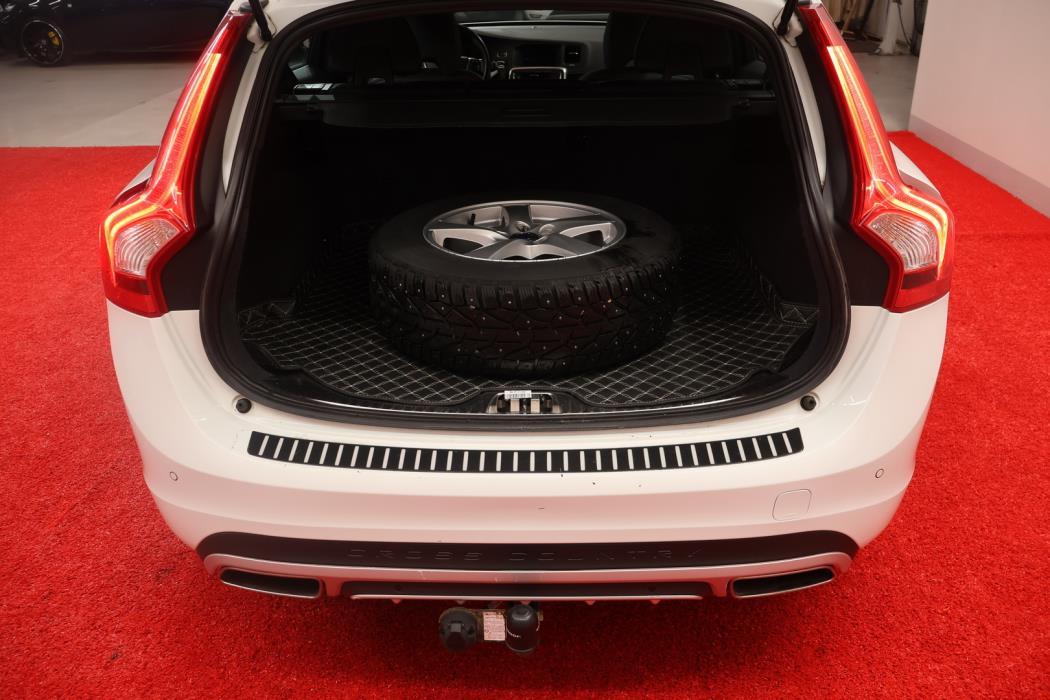 VOLVO V60 Cross Country 2016