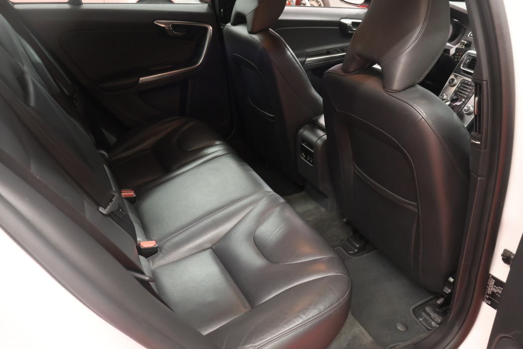 VOLVO V60 Cross Country 2016