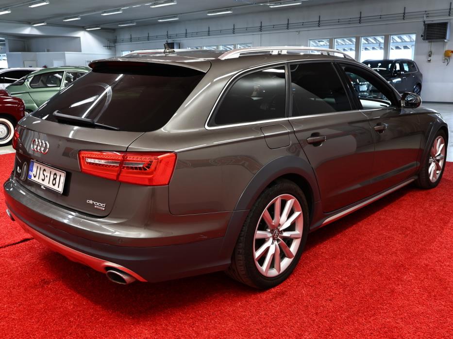 AUDI A6 allroad quattro 2012