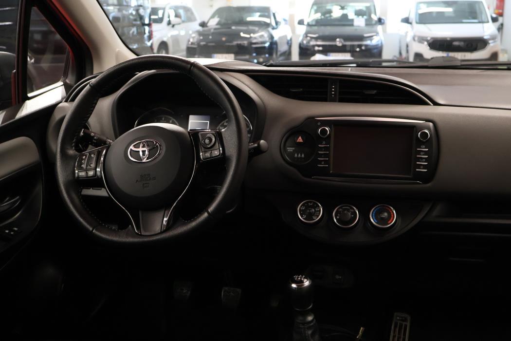 TOYOTA Yaris 2019
