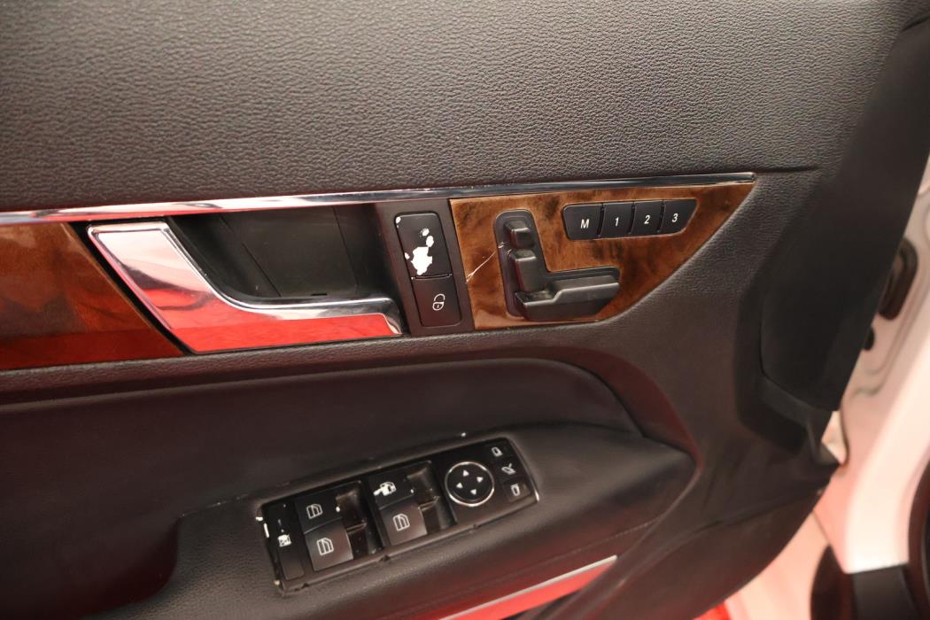 MERCEDES-BENZ E 2010