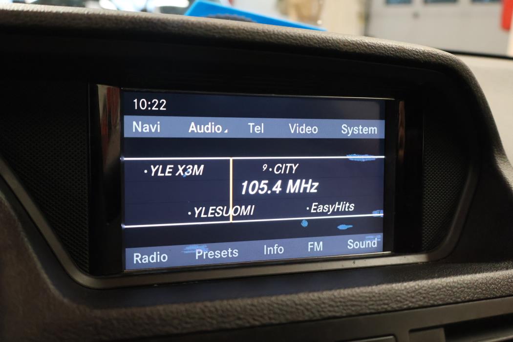 MERCEDES-BENZ E 2010