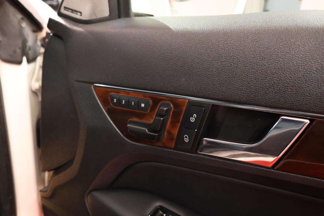 MERCEDES-BENZ E 2010