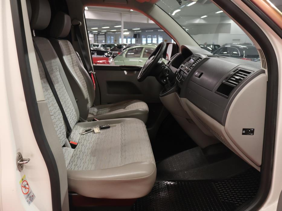 VOLKSWAGEN Transporter 2012