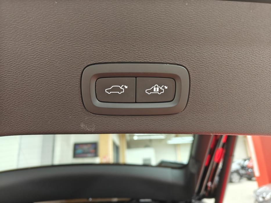 VOLVO C40 2023