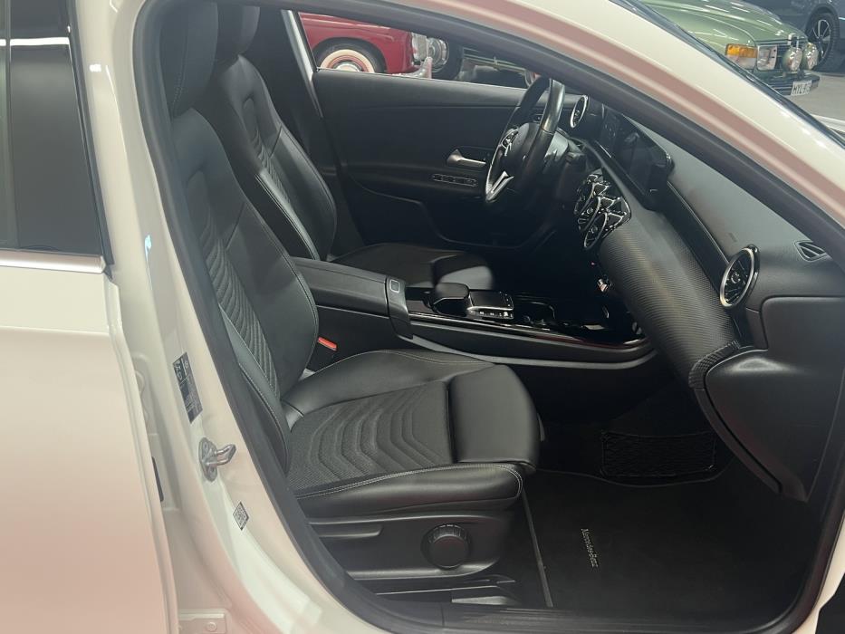 MERCEDES-BENZ A 2020