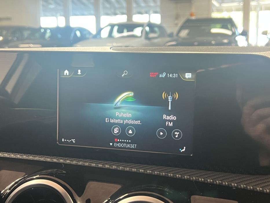 MERCEDES-BENZ A 2020