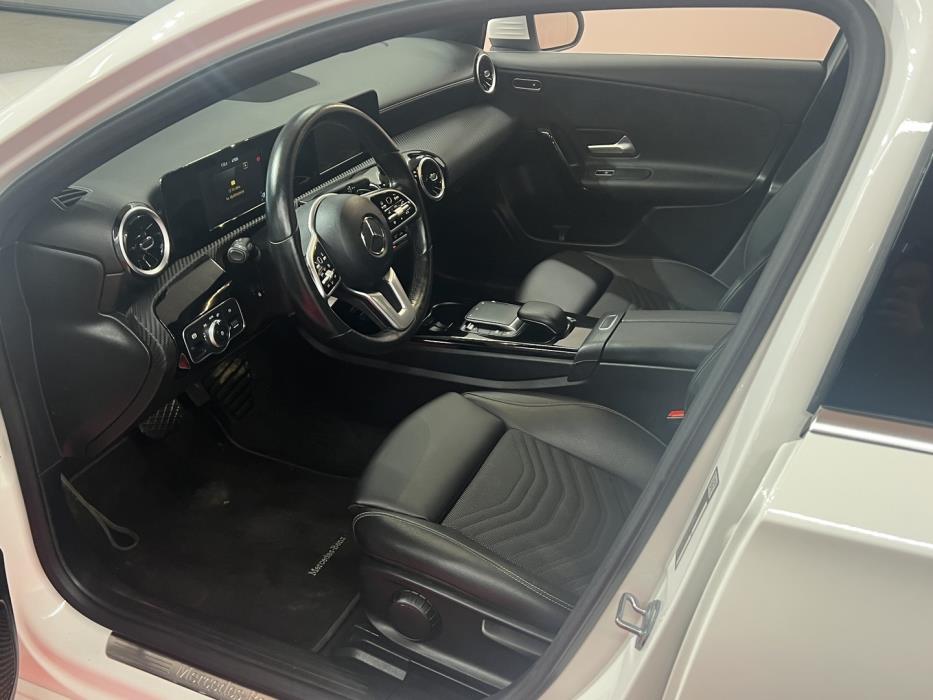 MERCEDES-BENZ A 2020
