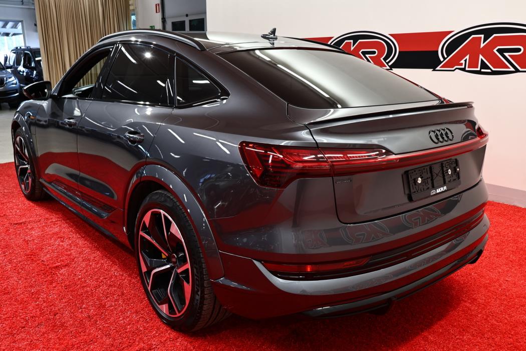 AUDI E-TRON 2022