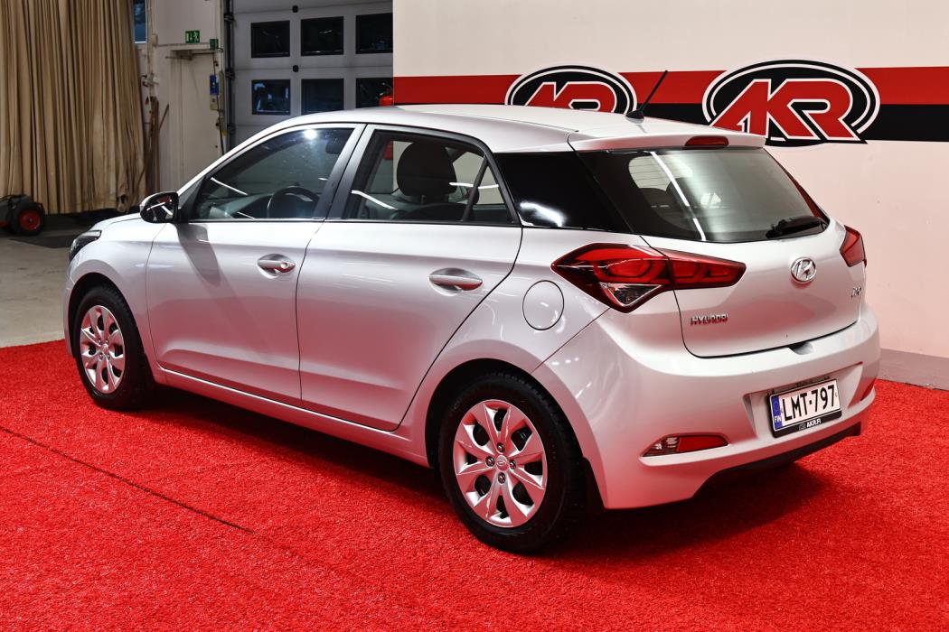 HYUNDAI i20 5d 2015