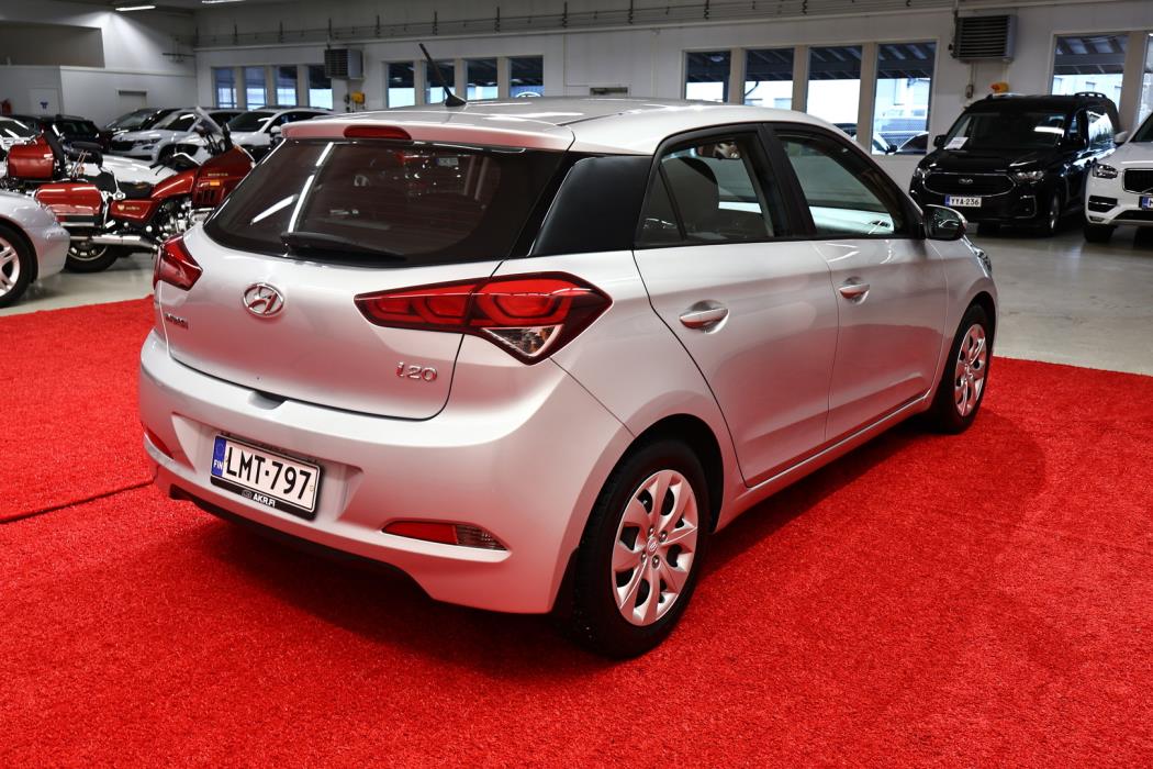 HYUNDAI i20 5d 2015
