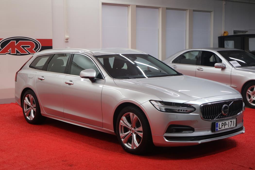 VOLVO V90 2021