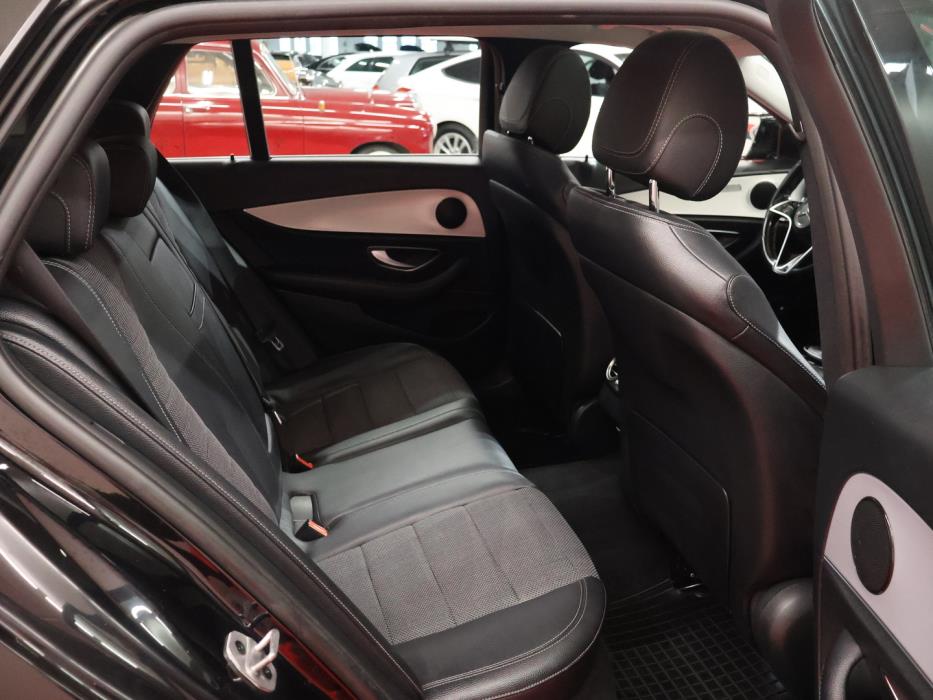 MERCEDES-BENZ E 2021