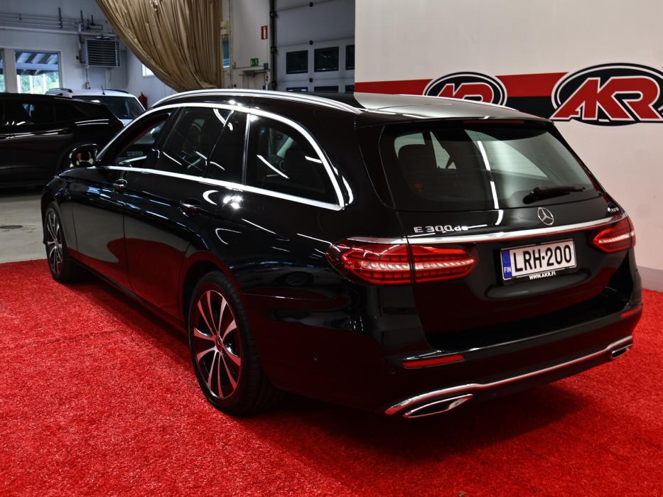 MERCEDES-BENZ E 2021