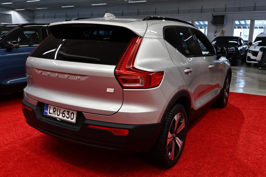 VOLVO XC40 2023