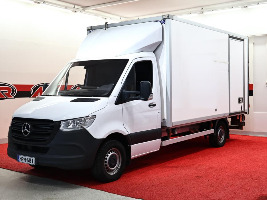 MERCEDES-BENZ Sprinter 2023