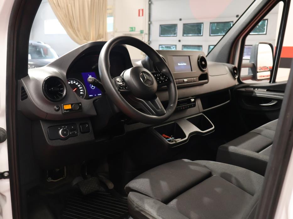 MERCEDES-BENZ Sprinter 2023