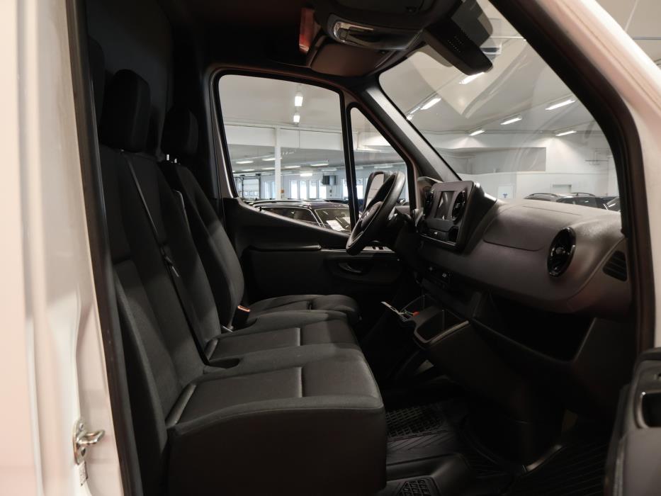 MERCEDES-BENZ Sprinter 2023
