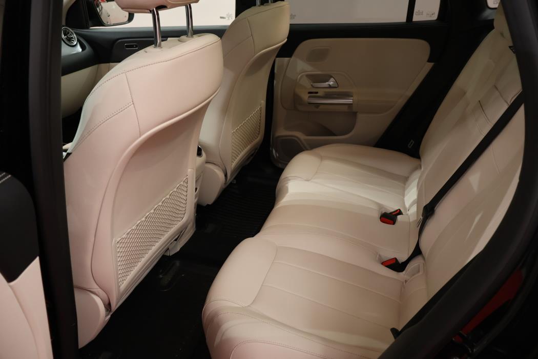 MERCEDES-BENZ EQA 2021