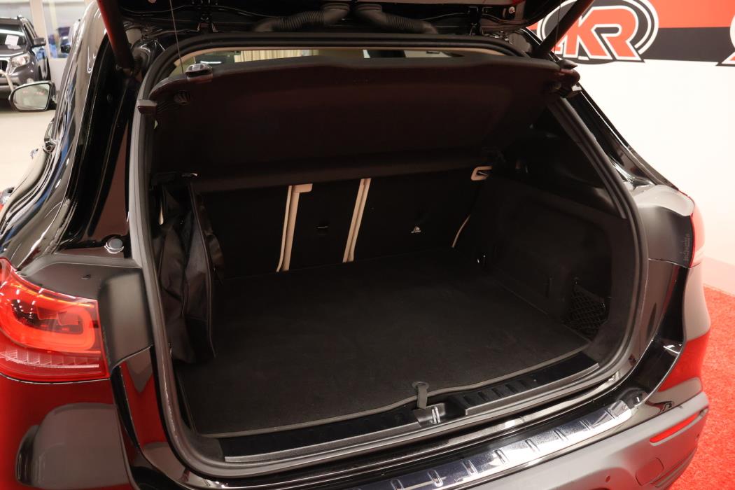 MERCEDES-BENZ EQA 2021