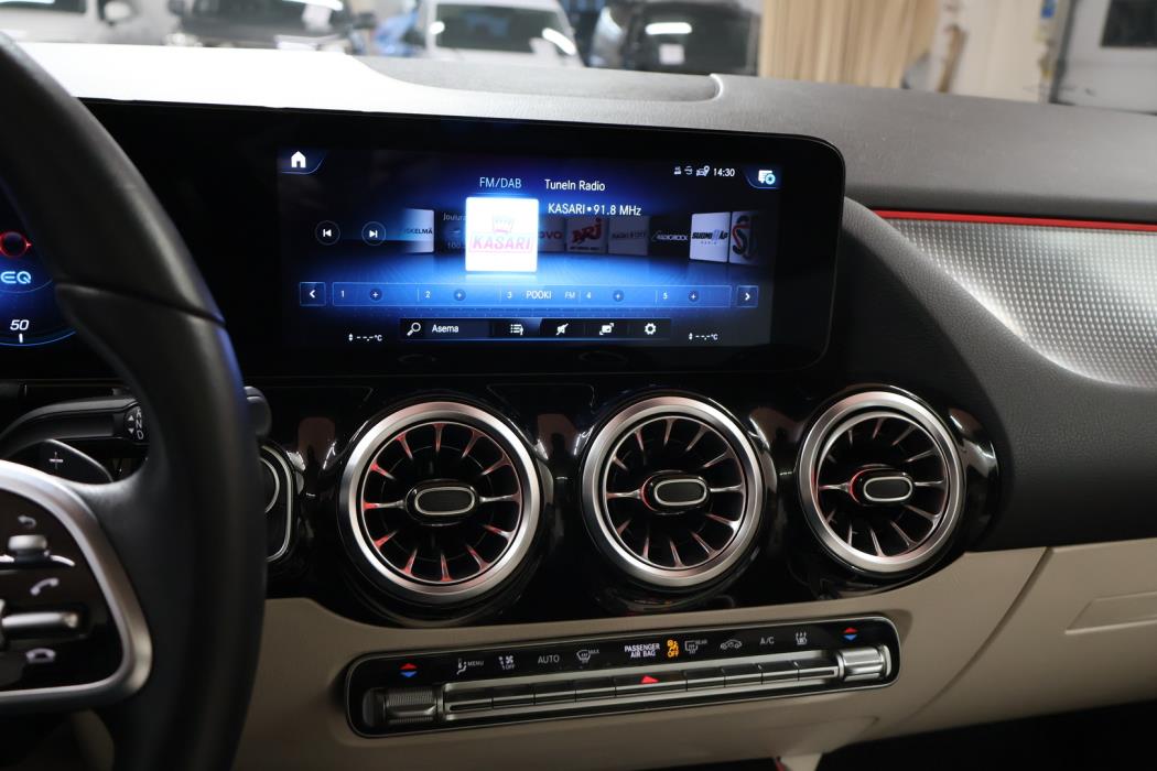 MERCEDES-BENZ EQA 2021