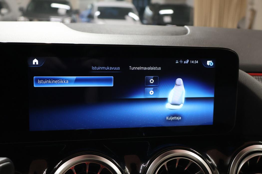 MERCEDES-BENZ EQA 2021