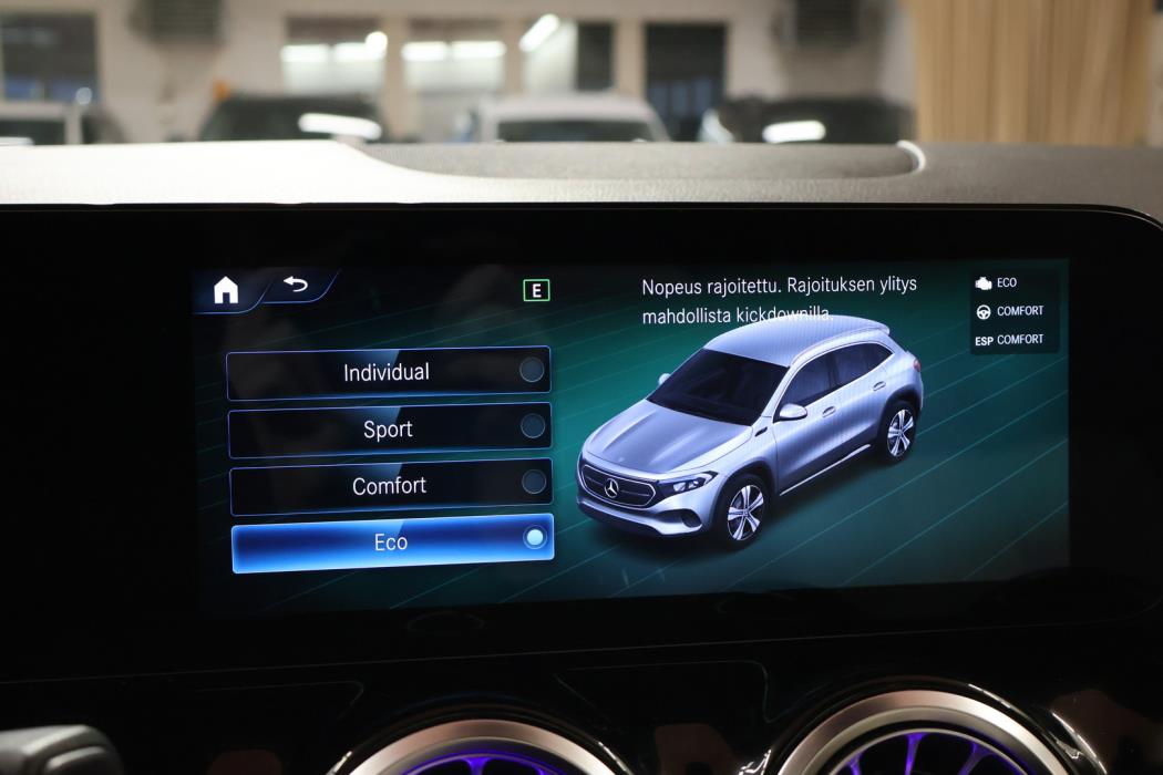 MERCEDES-BENZ EQA 2021